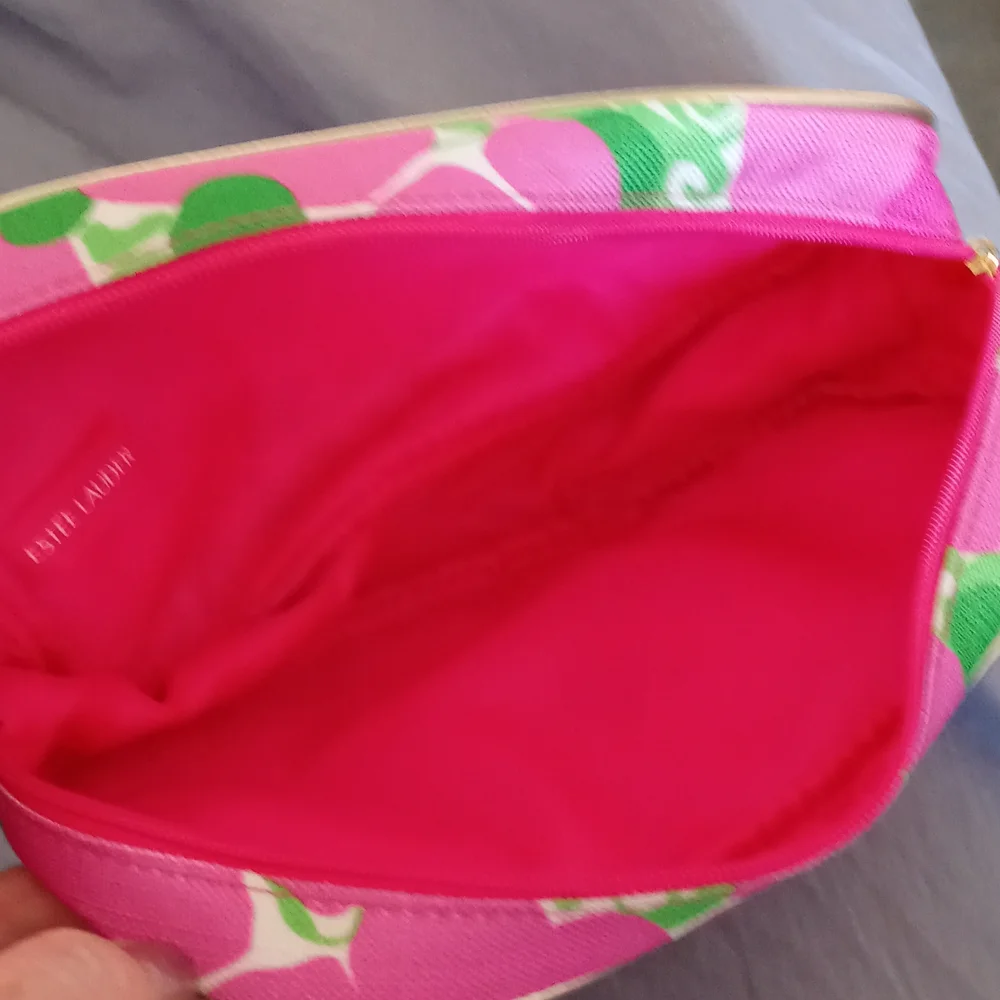Estée Lauder zip mini bag
